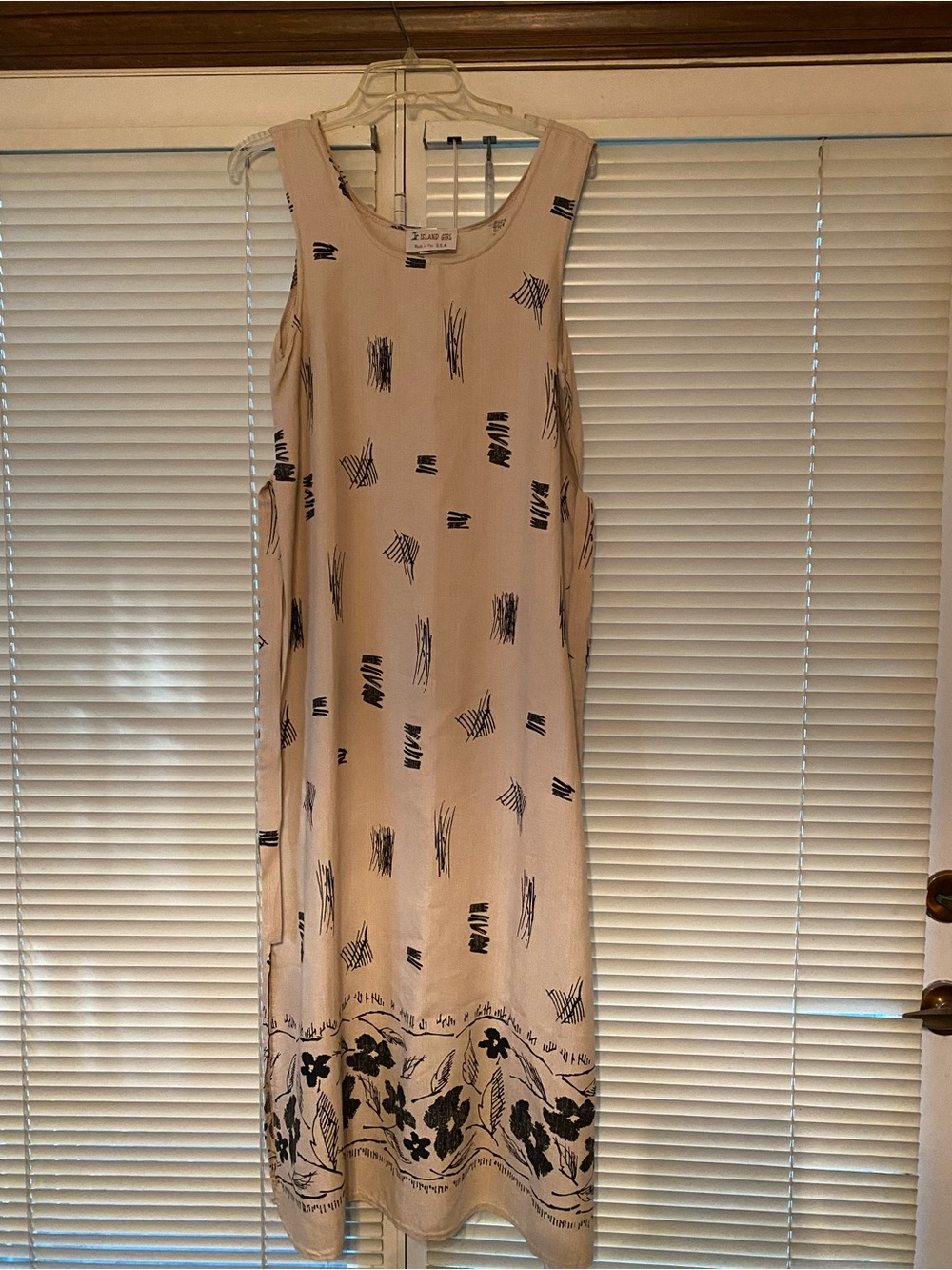 Island Girl Women’s Tan with Black Print Maxi Dress Size Small
